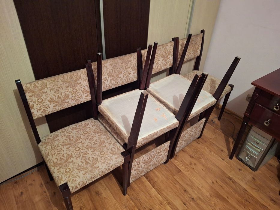 Продам стулья деревянные