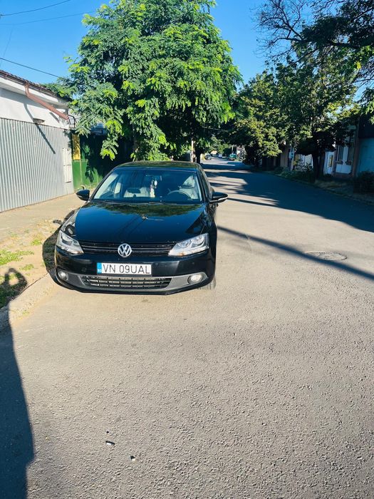 Vând vv jetta an 2013