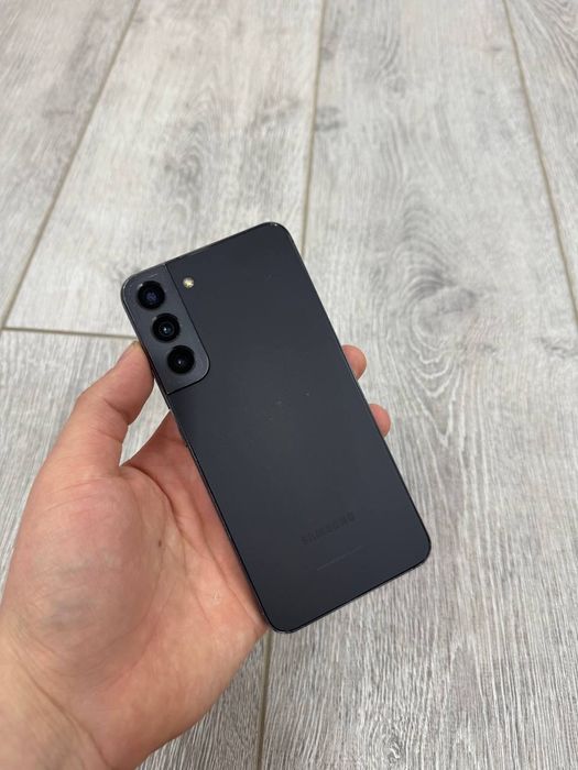 Samsung S22 Plus 256 Hol bor ekranda