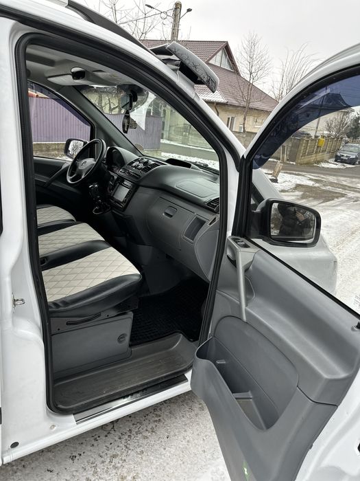 Vând Mercedes Vito