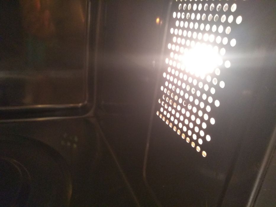 Микровълнова печка ,,Sang " за части .