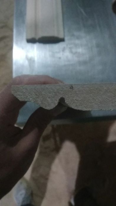 Plintus zakaz boyicha yasab beramiz MDF dan