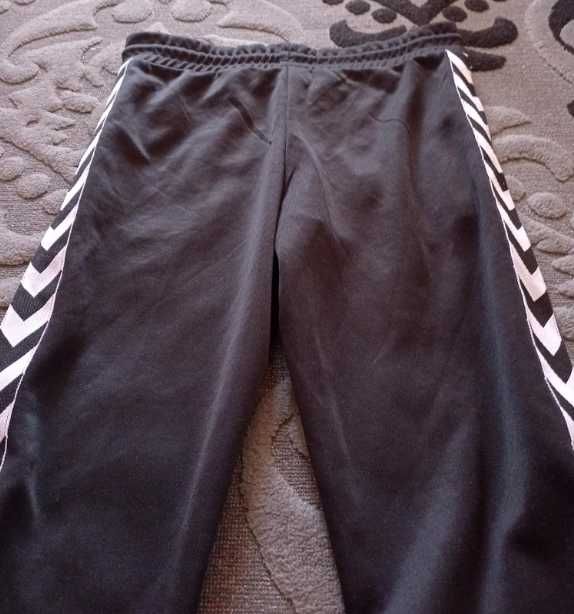 Чисто ново оригинално долнище Hummel - размер С