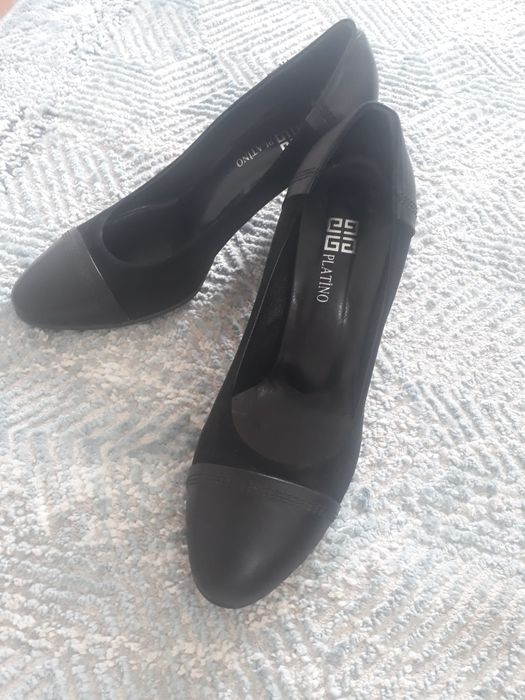 Шикарные туфли 39 размера