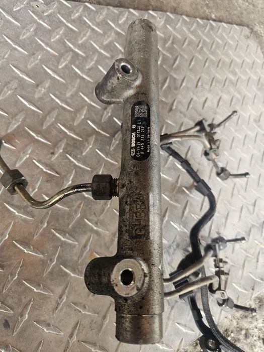 Rampa injectoare Opel Astra H Z17DTH 2005 0445214049