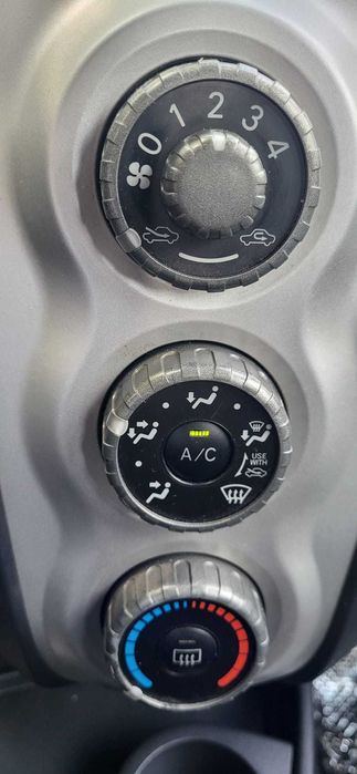 Toyota yaris de vanzarr