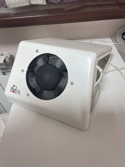 Пылесос, вытяжка для маникюра