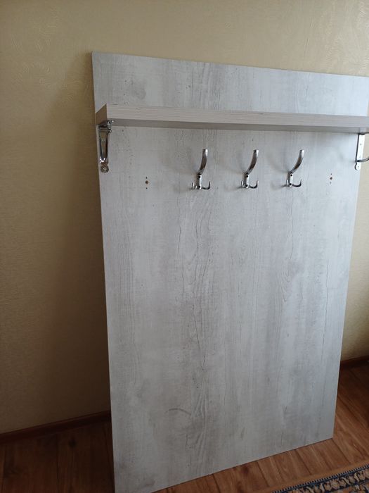 Вешалка с крючками