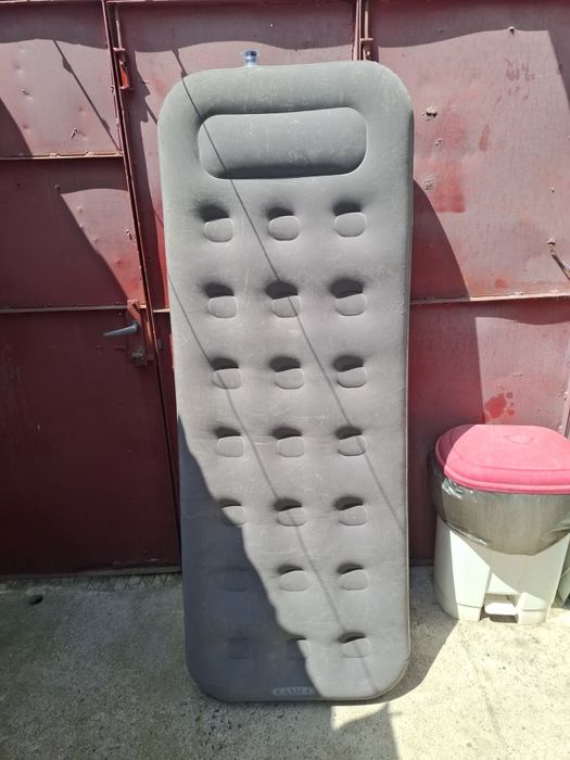 Продавам      надуваеми     дюшеци   голям  30 лв   малък    20 лв