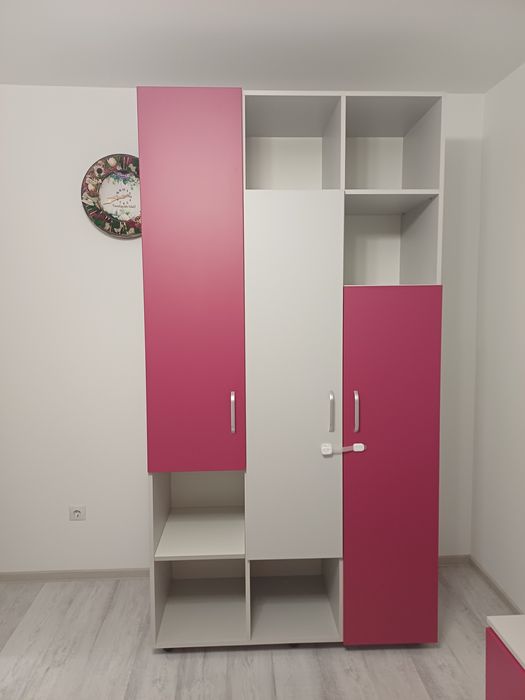 Vând dulap cu 3 uși