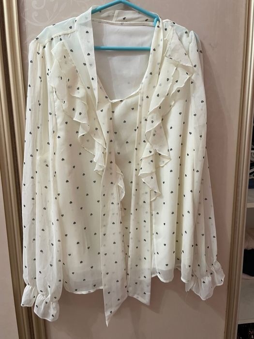 Блузка с сердечками