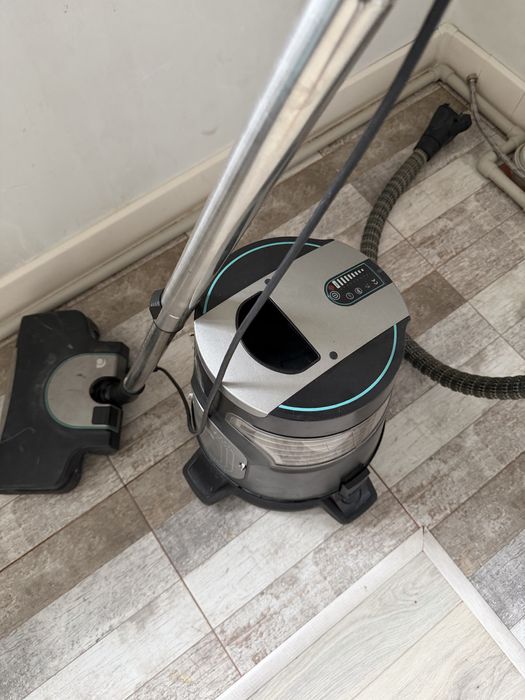 Мощный пылесос для уборки дома