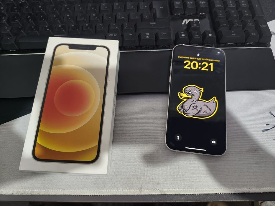 Продам Iphone 12 64Gb белый