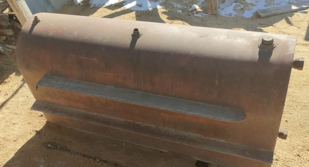 Продам бачок металический