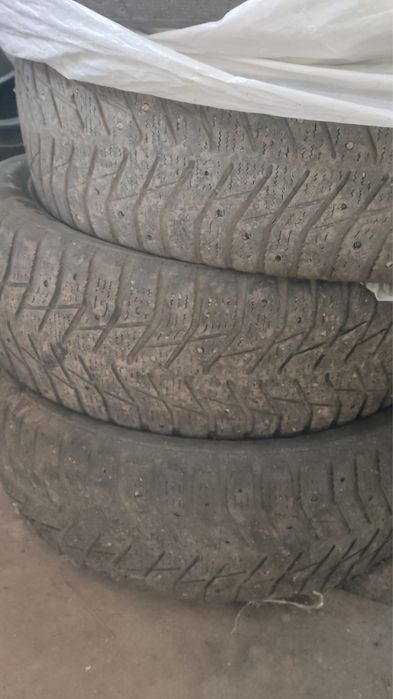 Продам шины 4 штуки