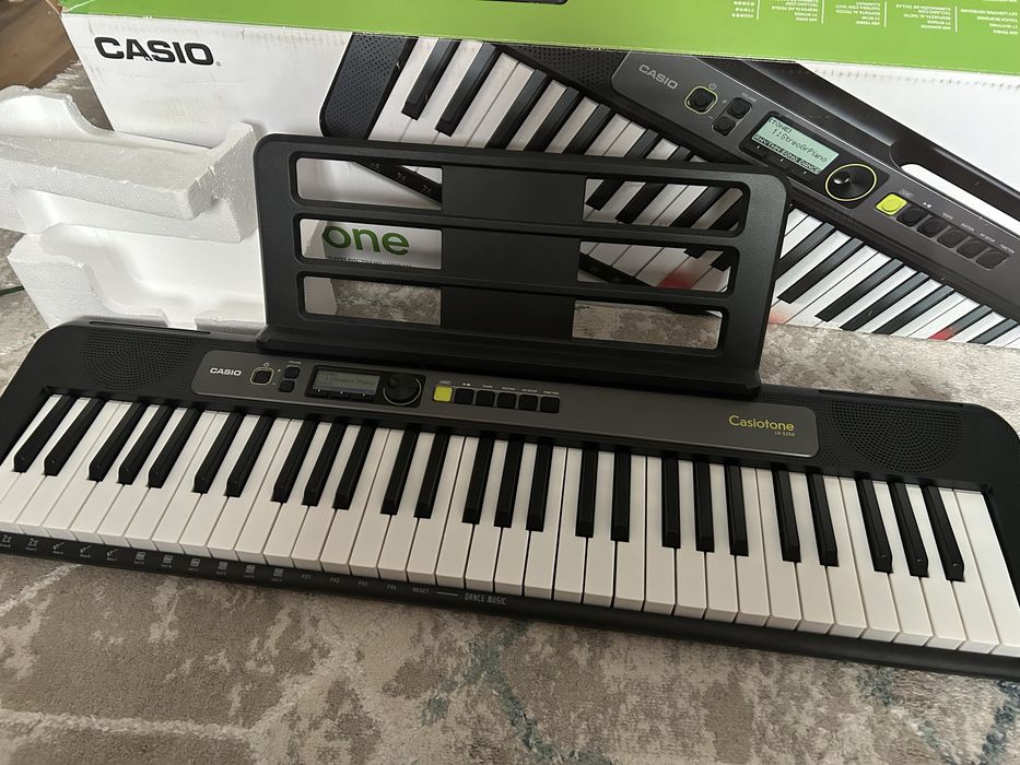 синтезатор Casio