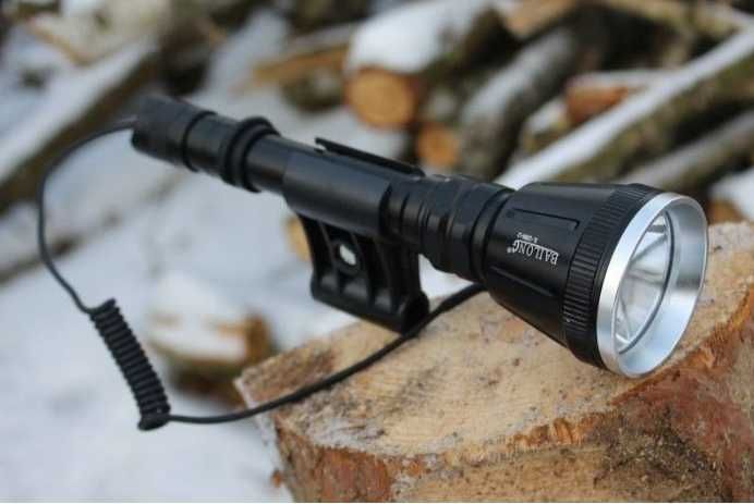 Мощен акумулаторен LED фенер с 3 батерии