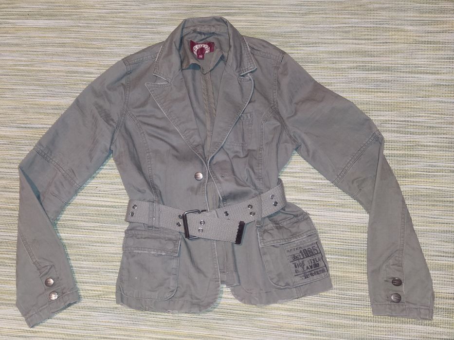 Дамско яке S.     .