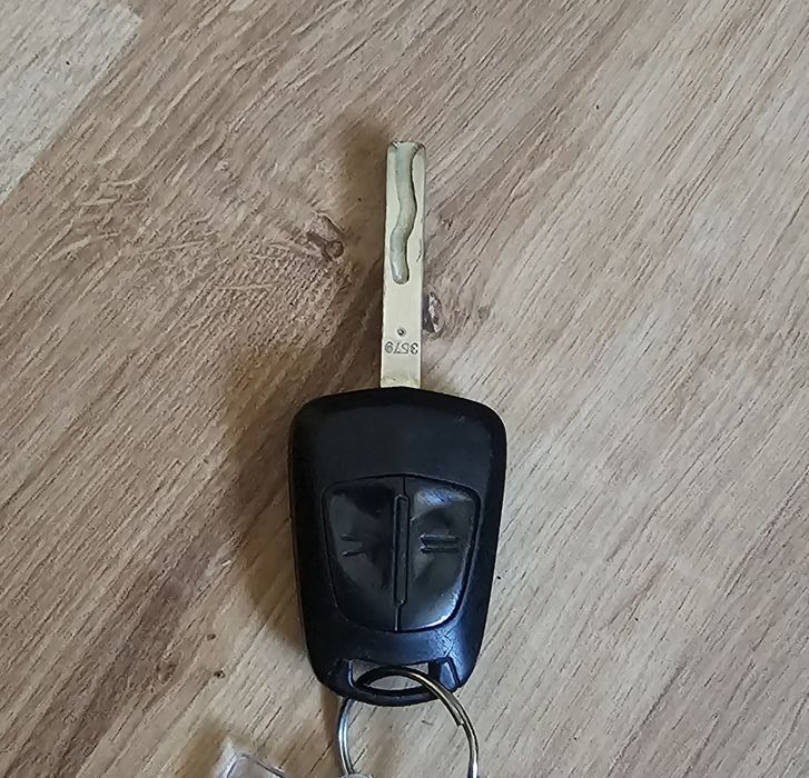 Cheie opel astra