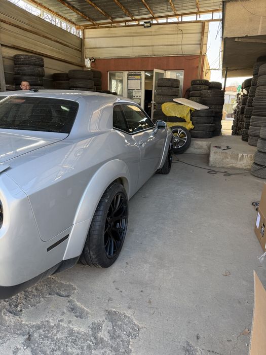Dodge Chalenger 5.7