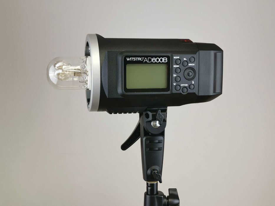 Godox AD600B TTL светкавица