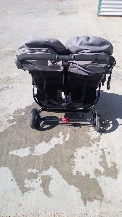 Коляска егіздердің сатылады