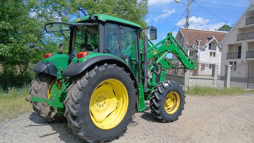 Tractor Jhon Deer 6220 cu incarcator anul  2006