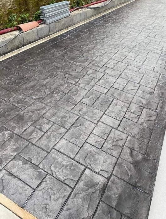 Beton amprentat, elicopterizat pavaj pavele ,casa gradina amenajări gard fundatie bordura construcții