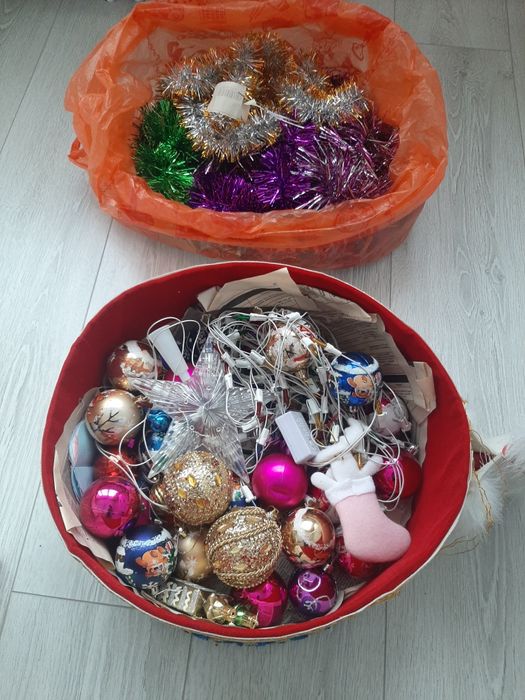 Игрушки для ёлки, мишура