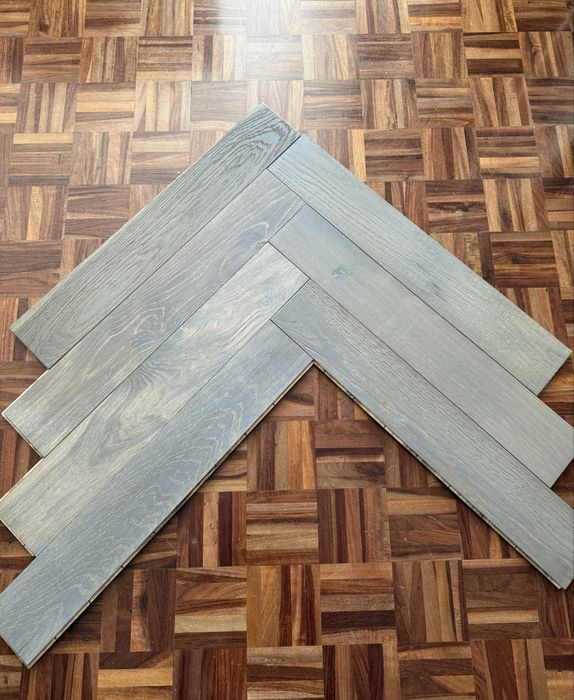 Естествен трислоен паркет 55 кв. м; рибена кост