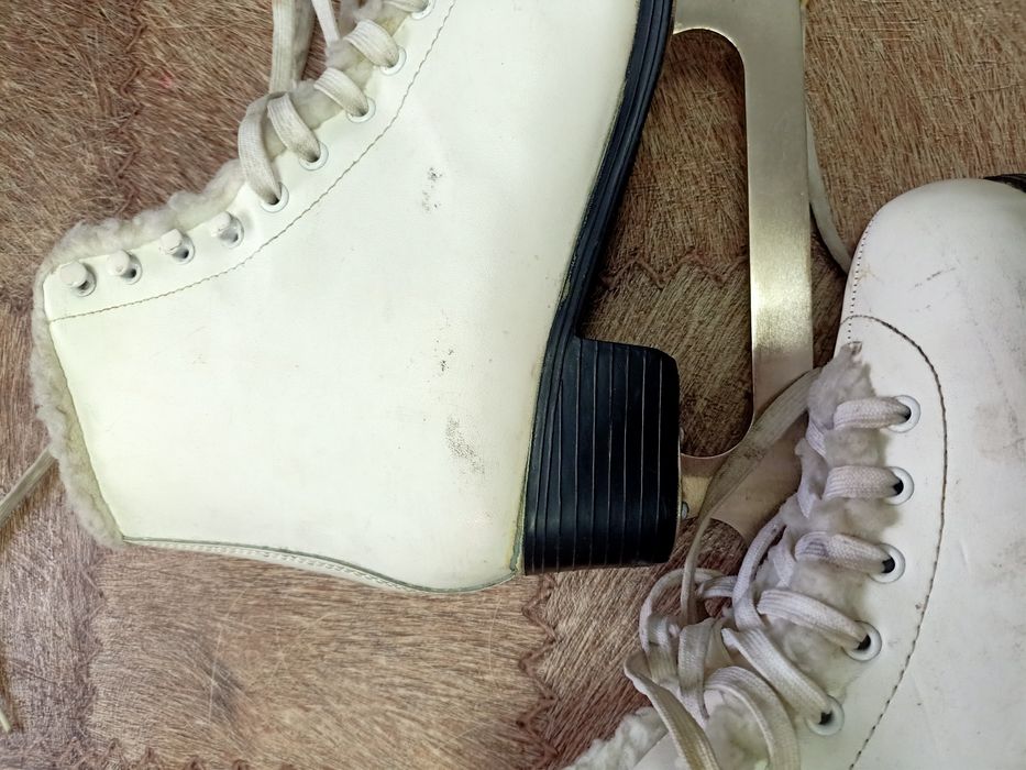 Фигурные коньки 41 р.