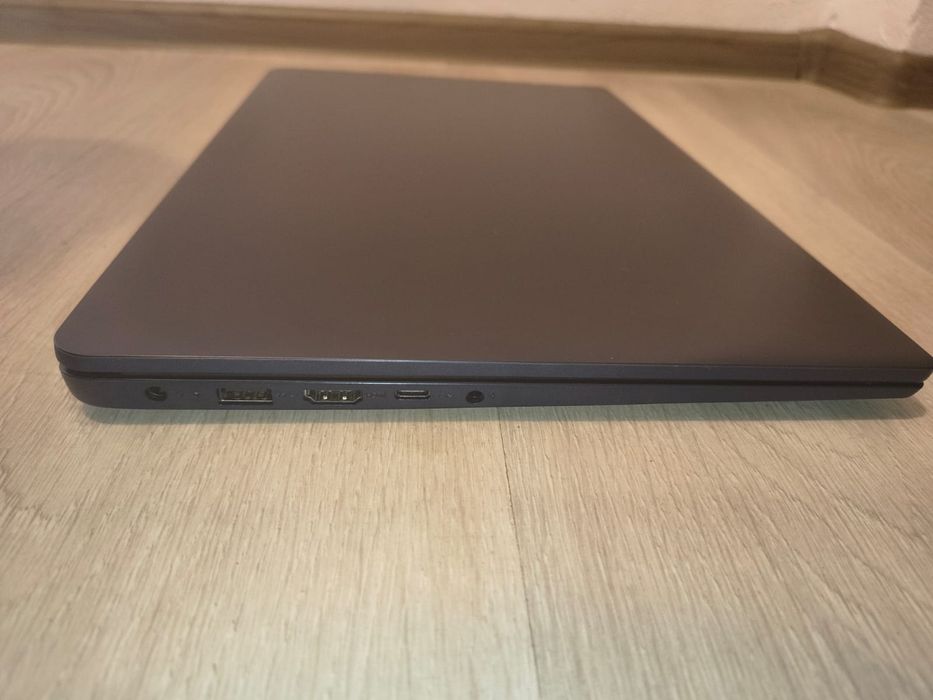 Vând Lenovo IdeaPad 1 15IGL7, model 82V7