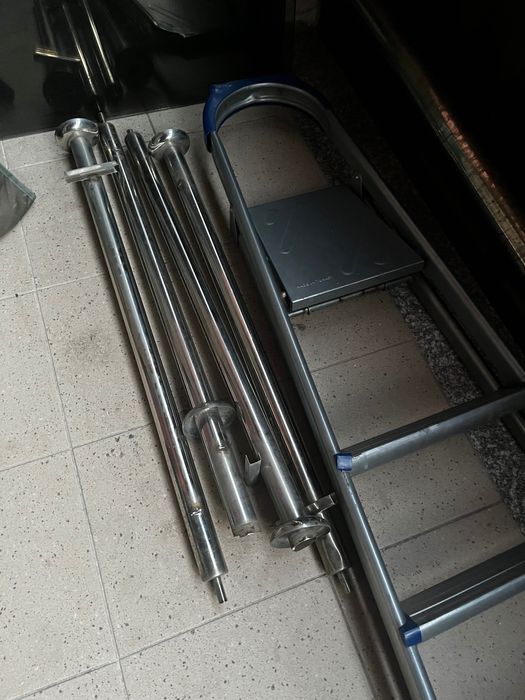 Balustradă inox cu geam securizat rezistent la șocuri