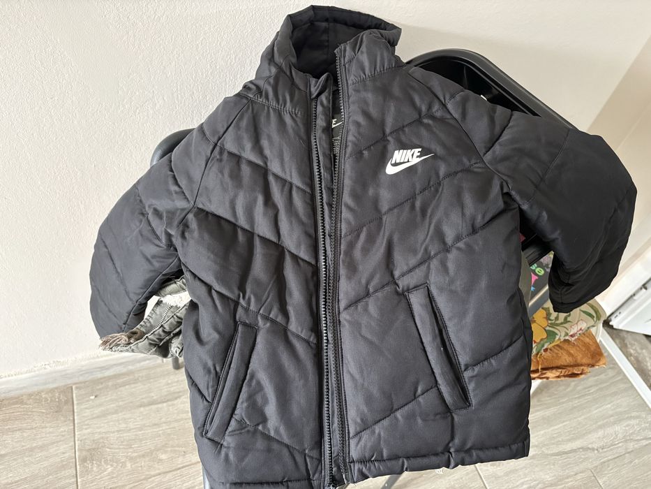 Vand geaca nike unisex