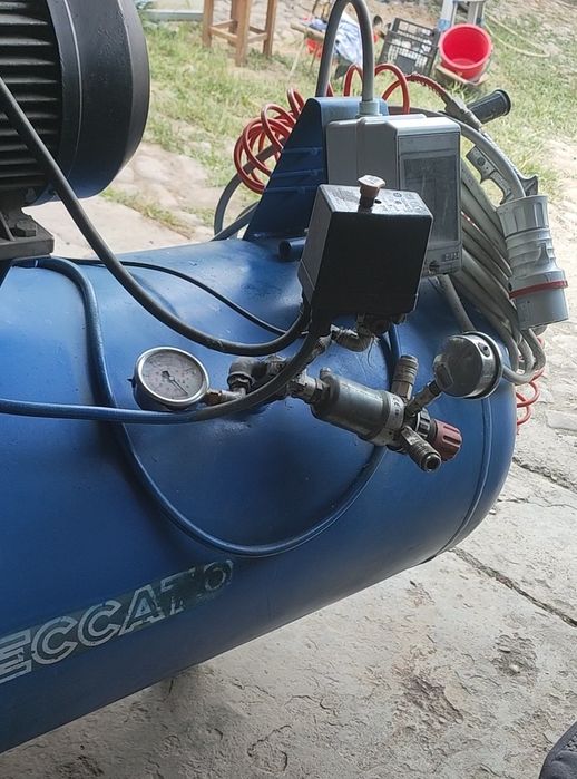 Compresor aer  trifazat 300 L-Ceccato