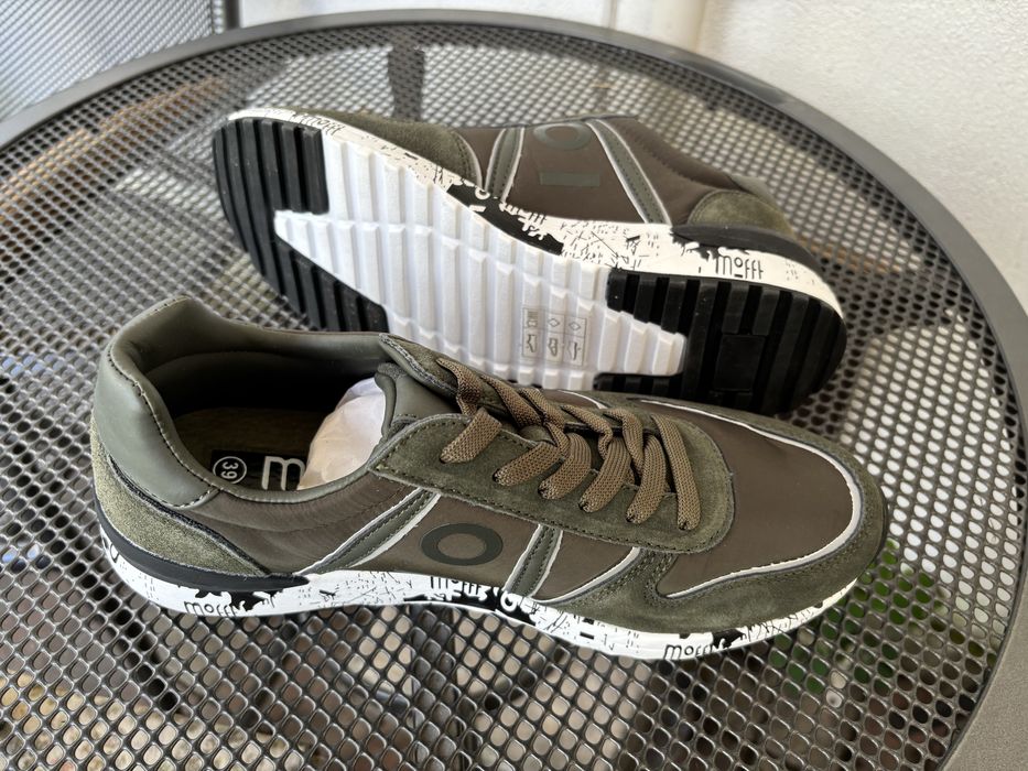 Vand adidasi noi din piele