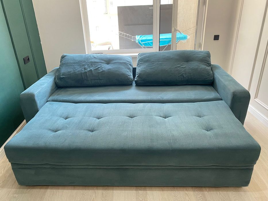 Диван практически новый