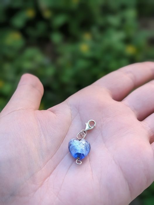 Vechi charm pandantiv argint 925, in forma de inima, din sticla de Murano, albastru deschis