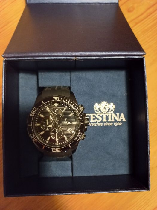 Часовник Festina