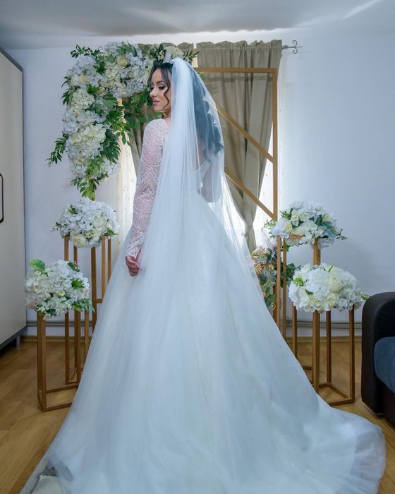 Vand Rochie Mireasa