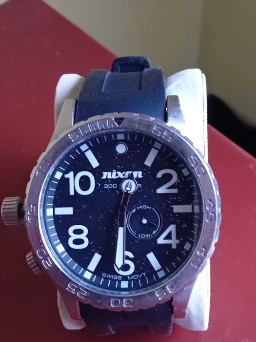 Дайвър Nixon часовник