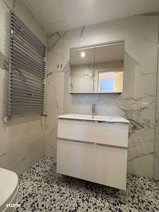 Apartament 3 camere-127mp-piscina