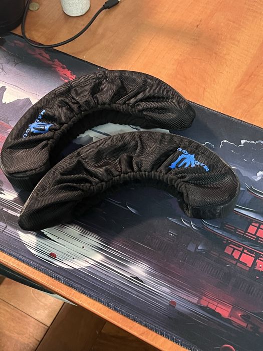 Продам щитки для коньков