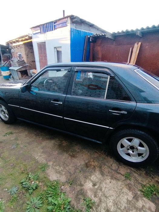 Продам Мерседес E230, в кузове w124