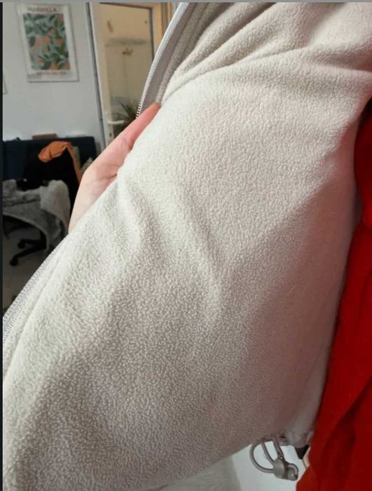 Jacheta puffer cu interior moale
Jacheta puffer cu interior moale