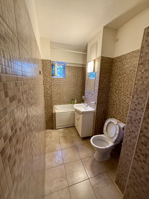 Proprietar Apartament 1 camera Soarelui etaj 1  str. Aleea Cristalului nr 3 , Pret  2350 euro /m2 util