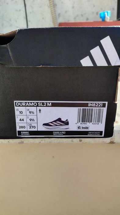 Маратонки adidas, номер 44, стелка 28 см, НОВИ! Левски