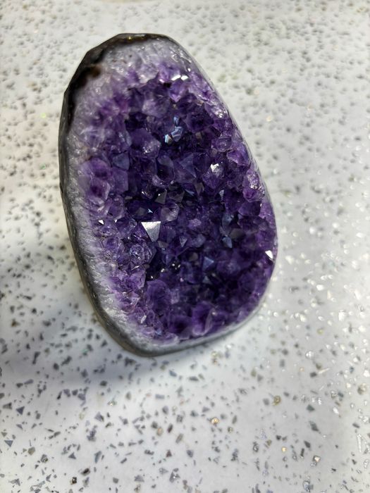 Продавам сфера и друза Аметист