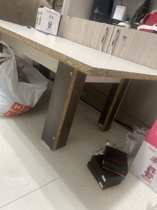 Продам стол низкий