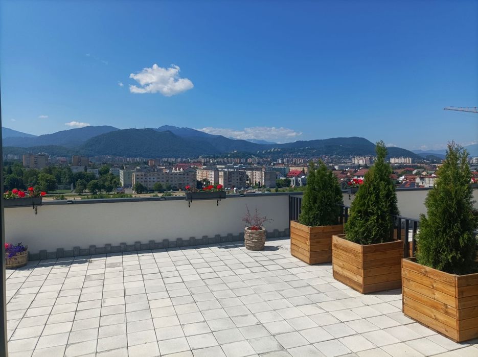 Penthouse (etajul 8) 3 camere,